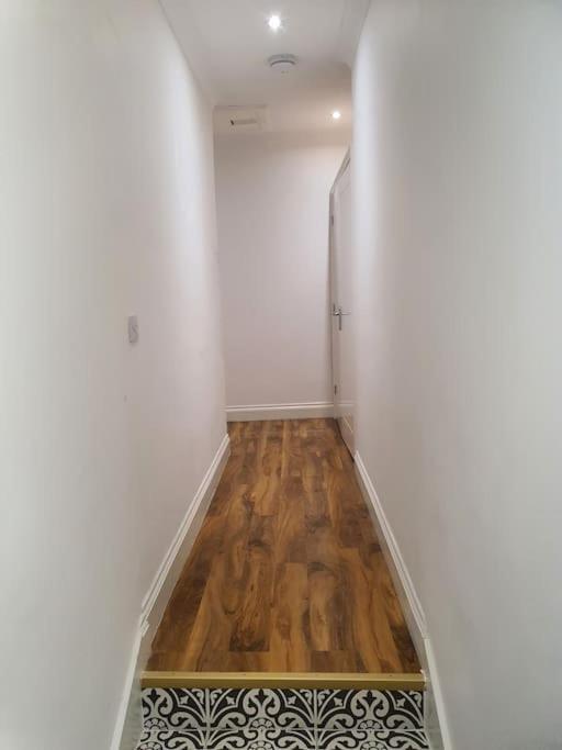Beautiful Room In Lovely Flat Londra Esterno foto
