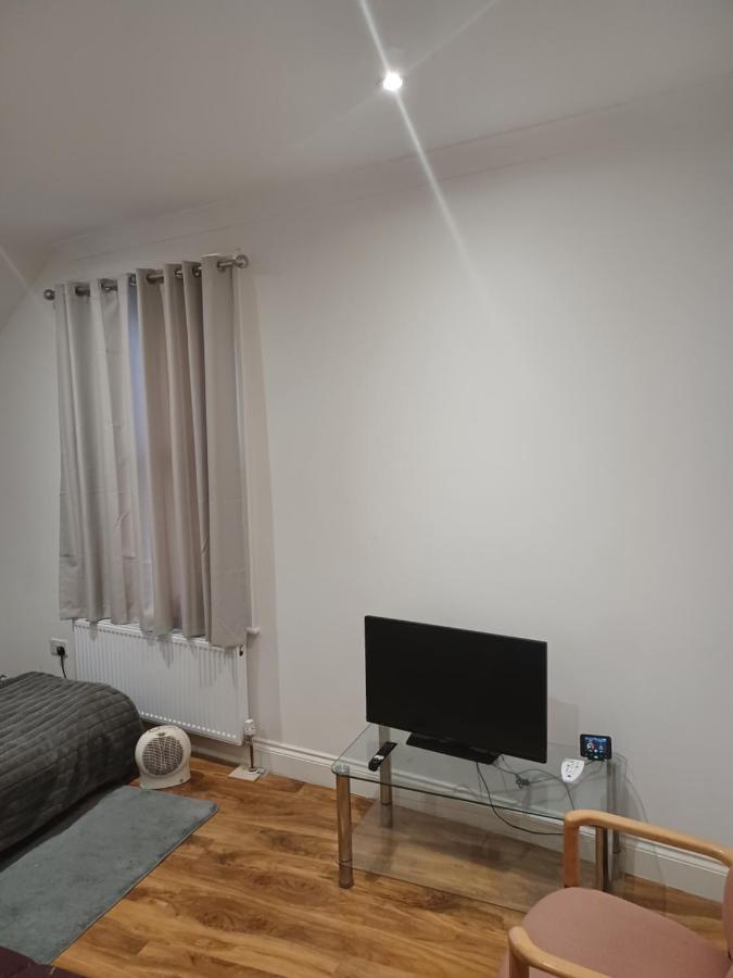 Beautiful Room In Lovely Flat Londra Esterno foto